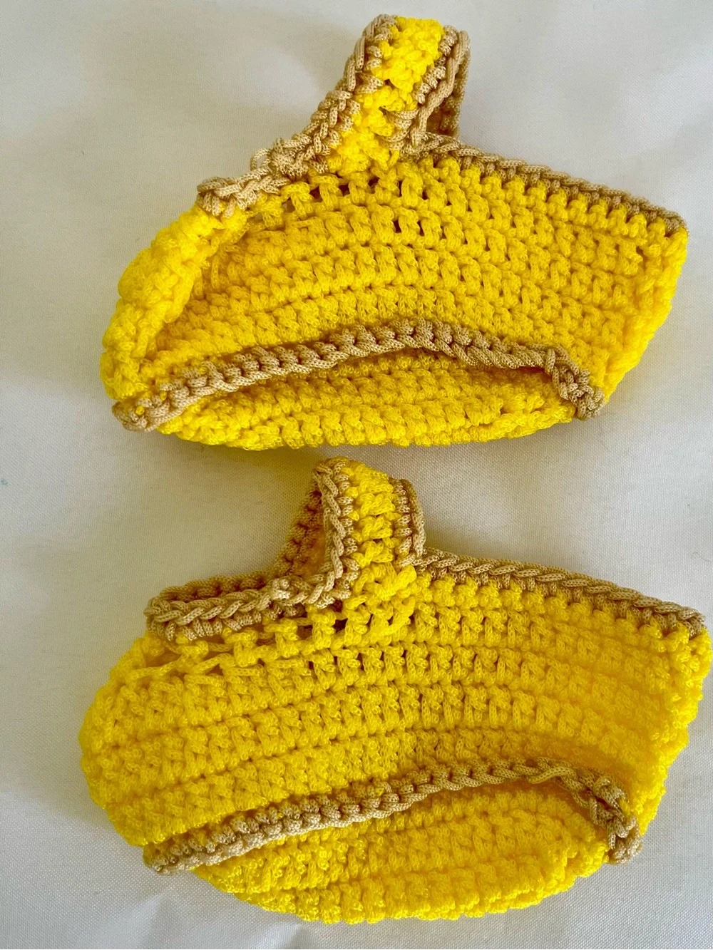 Hand‑Knit Baby Booties – Yellow – Size 1 – Structured Yarn – Newborn Photo Prop